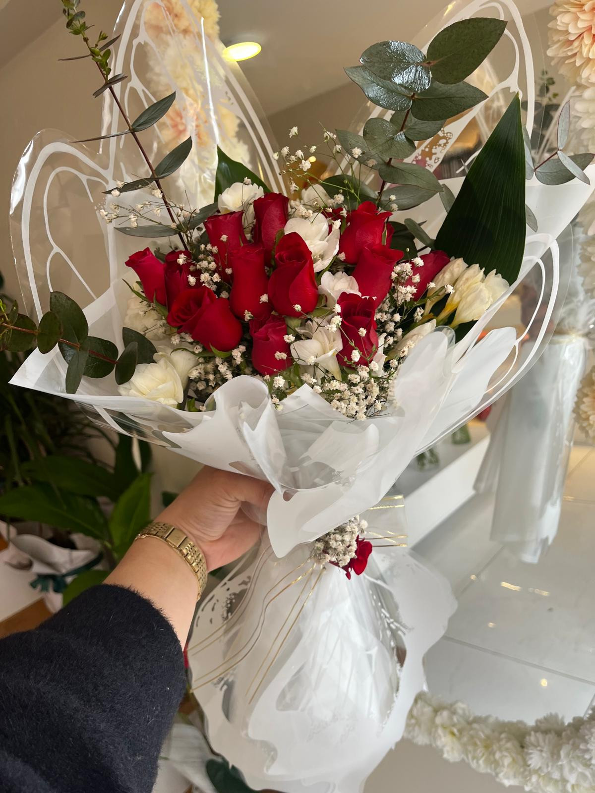 Kelebek Buketi 20 Kırmızı Güllerle küçük resim 2