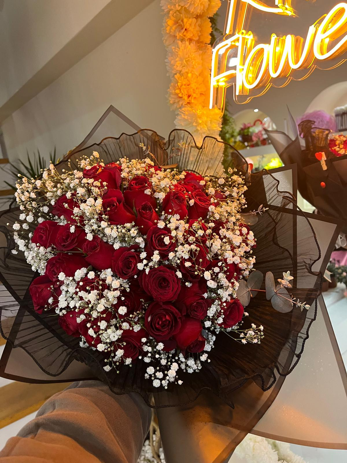 Siyah Tül Detaylı 40 Kırımızı gül buketi