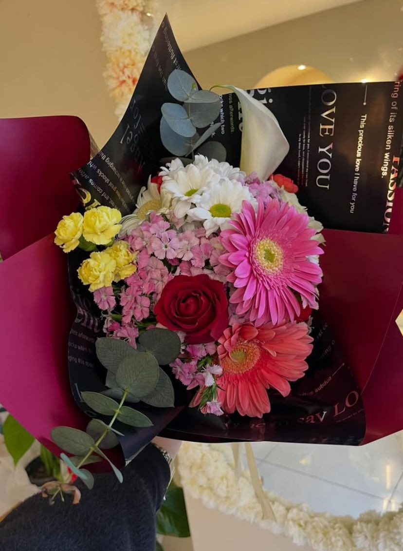 Karışık Mevsim Çiçeklerinden Buket